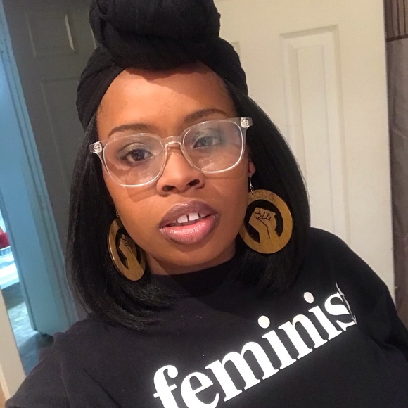 Meet your Posher, Shannon - Picture 3 of 8